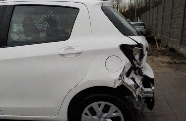 Toyota Yaris cena 26900 przebieg: 133543, rok produkcji 2016 z Pszów małe 277